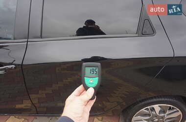 Хэтчбек Renault Zoe 2016 в 