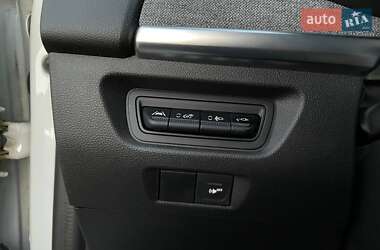 Хэтчбек Renault Zoe 2020 в 
