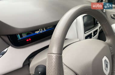 Хэтчбек Renault Zoe 2019 в 
