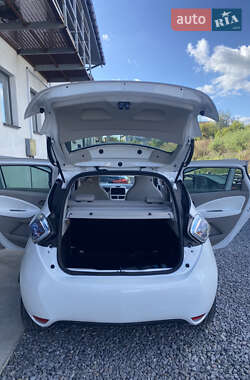 Хэтчбек Renault Zoe 2017 в 