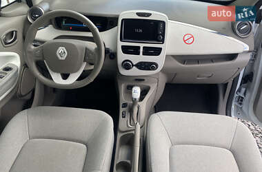 Хэтчбек Renault Zoe 2017 в 