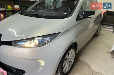Хэтчбек Renault Zoe 2015 в 