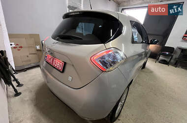 Хэтчбек Renault Zoe 2015 в 