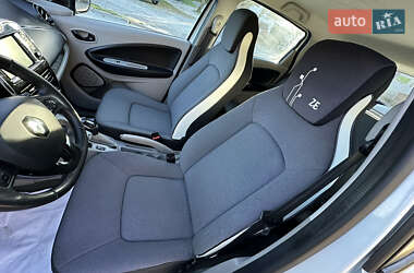 Хэтчбек Renault Zoe 2015 в 