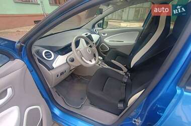 Хэтчбек Renault Zoe 2019 в 