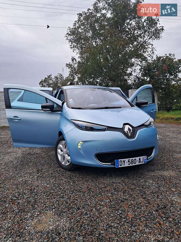 Хэтчбек Renault Zoe 2015 в 
