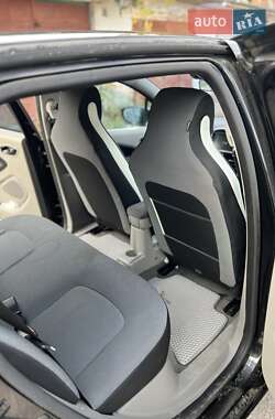 Хэтчбек Renault Zoe 2014 в 
