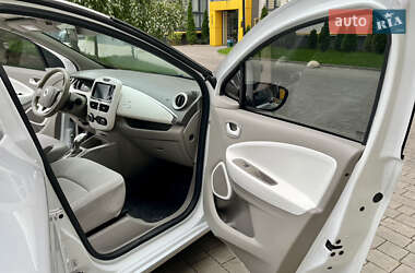 Хэтчбек Renault Zoe 2016 в 