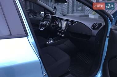 Хэтчбек Renault Zoe 2020 в 