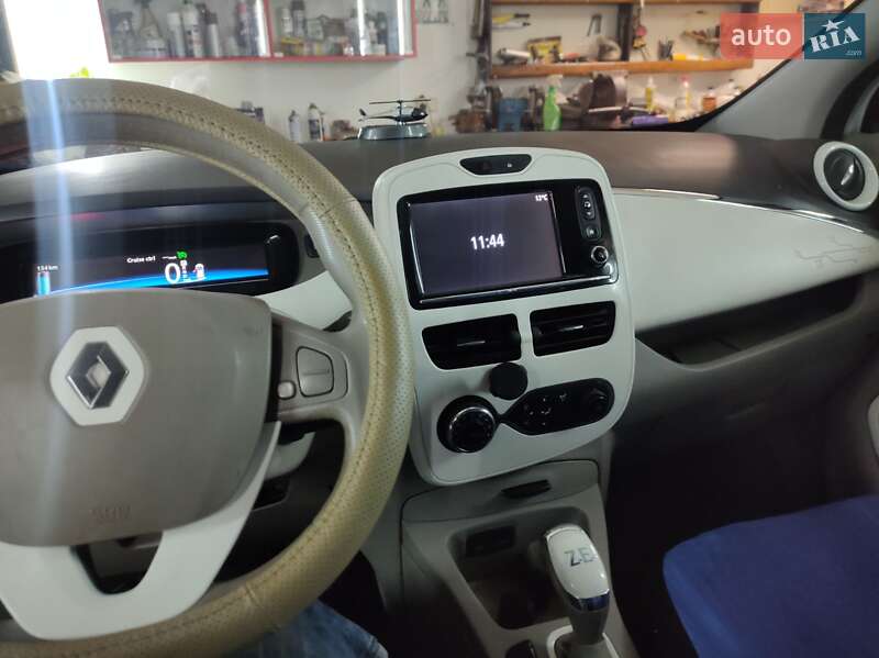 Хэтчбек Renault Zoe 2015 в Киеве фото 2 Хэтчбек Renault Zoe 2015 в Киеве