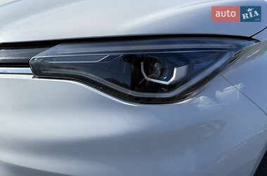 Хэтчбек Renault Zoe 2020 в 
