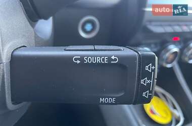 Хэтчбек Renault Zoe 2020 в 