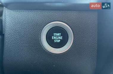 Хэтчбек Renault Zoe 2020 в 