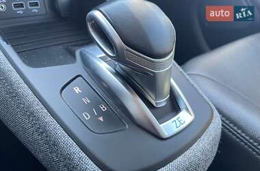 Хэтчбек Renault Zoe 2020 в 