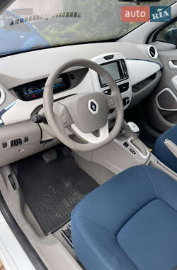 Хэтчбек Renault Zoe 2013 в 