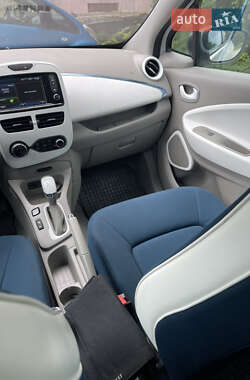 Хэтчбек Renault Zoe 2013 в 