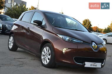 Хэтчбек Renault Zoe 2015 в 