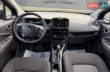 Хэтчбек Renault Zoe 2017 в 