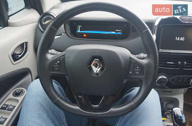 Хэтчбек Renault Zoe 2015 в 