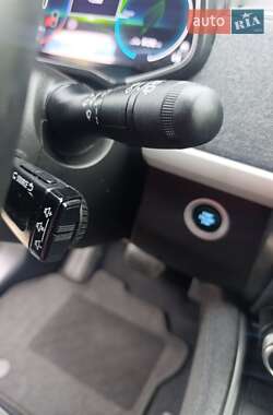 Хэтчбек Renault Zoe 2021 в 