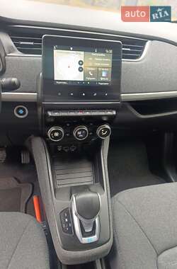 Хэтчбек Renault Zoe 2021 в 