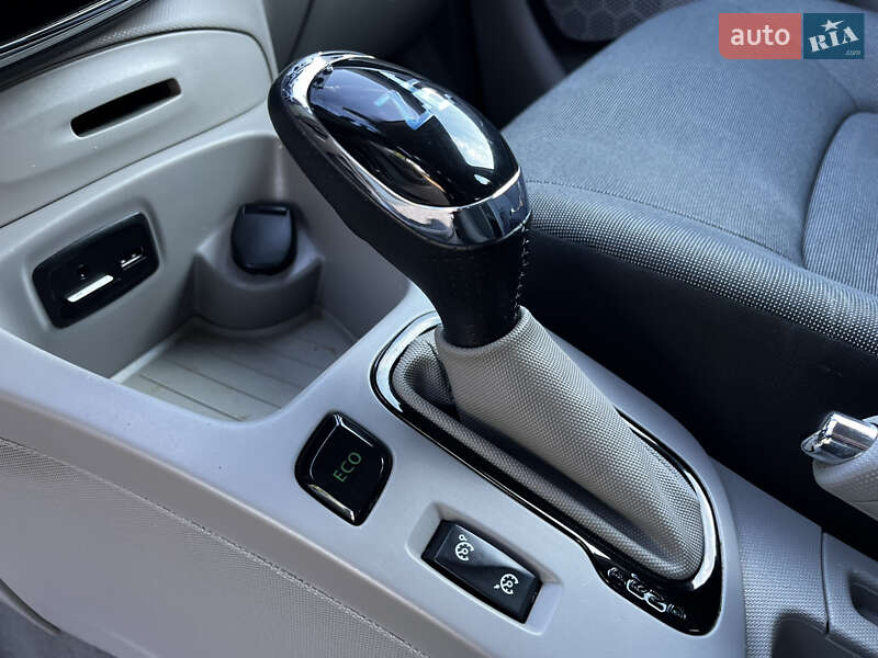 Хэтчбек Renault Zoe 2014 в Чернигове