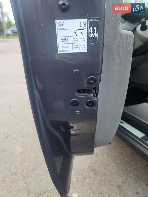 Хетчбек Renault Zoe 2017 в Рівному