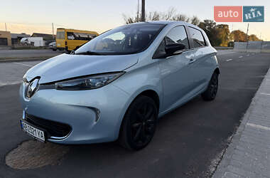 Хэтчбек Renault Zoe 2015 в 