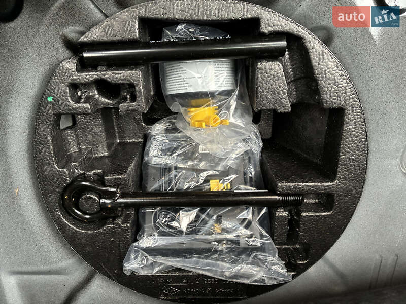 Хэтчбек Renault Zoe 2021 в Киеве