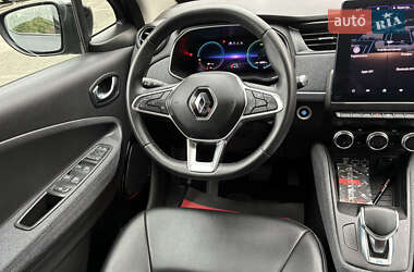 Хэтчбек Renault Zoe 2021 в 