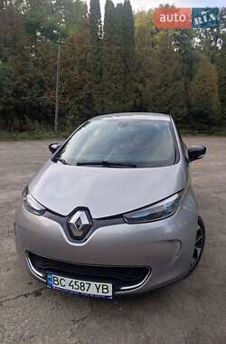 Хэтчбек Renault Zoe 2016 в 