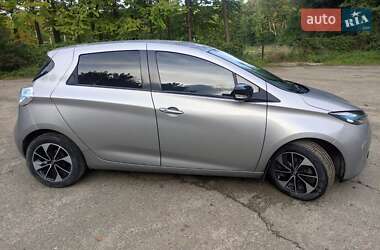 Хэтчбек Renault Zoe 2016 в 