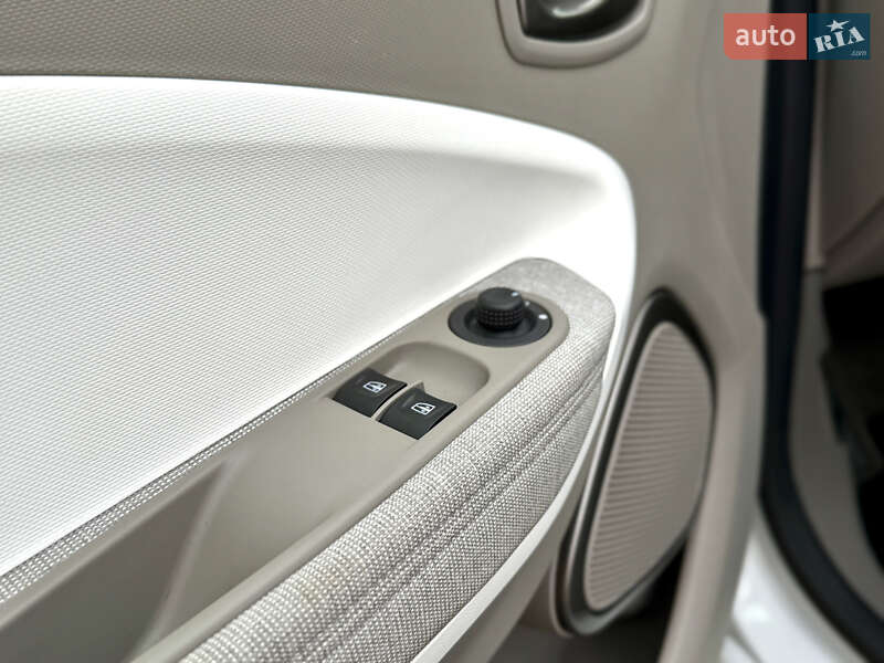 Хэтчбек Renault Zoe 2019 в Самборе
