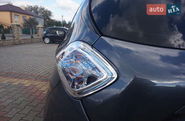 Хэтчбек Renault Zoe 2019 в 