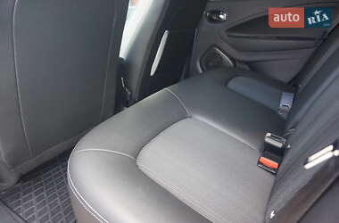 Хэтчбек Renault Zoe 2019 в 