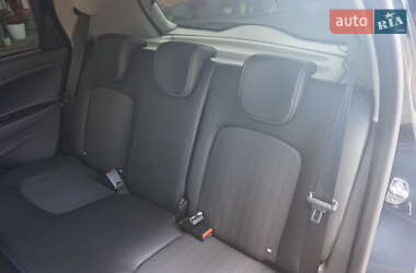 Хэтчбек Renault Zoe 2019 в 
