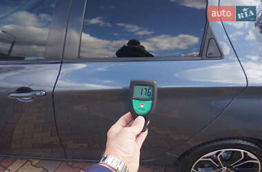 Хэтчбек Renault Zoe 2019 в 