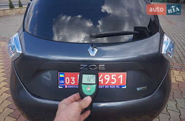 Хэтчбек Renault Zoe 2019 в 