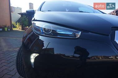 Хэтчбек Renault Zoe 2015 в 