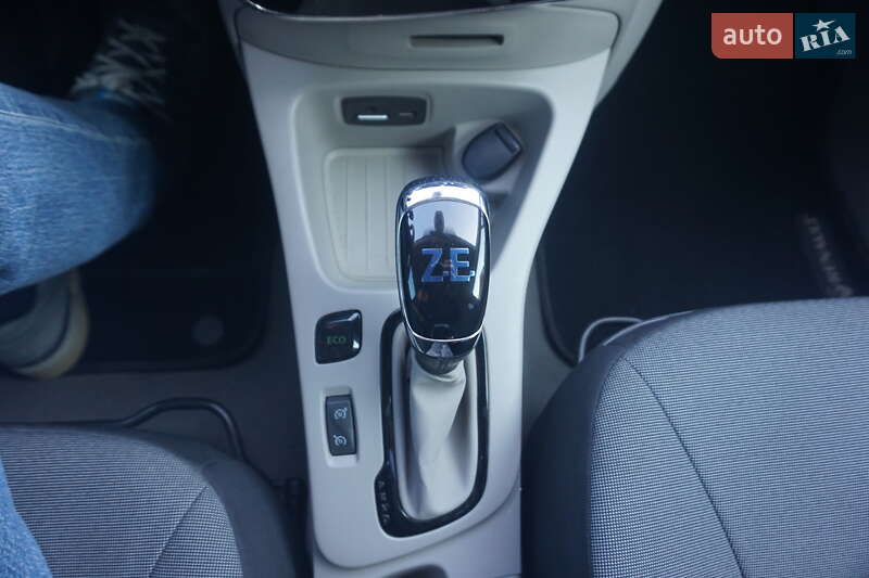 Хэтчбек Renault Zoe 2015 в Самборе