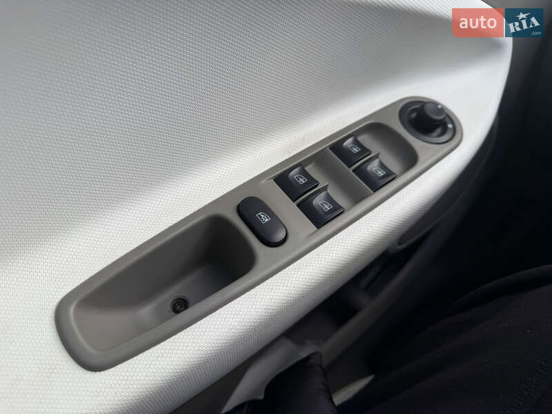 Хетчбек Renault Zoe 2014 в Івано-Франківську