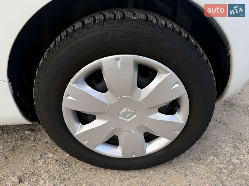 Хетчбек Renault Zoe 2014 в Івано-Франківську