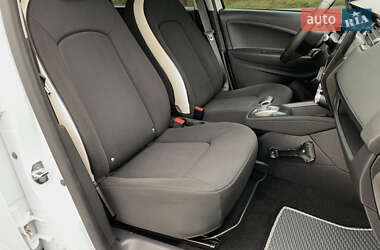 Хэтчбек Renault Zoe 2020 в 