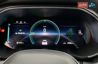 Хэтчбек Renault Zoe 2020 в 