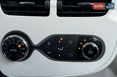 Хэтчбек Renault Zoe 2019 в 