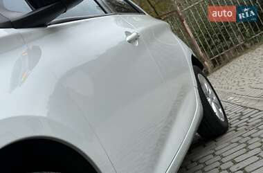 Хэтчбек Renault Zoe 2013 в 