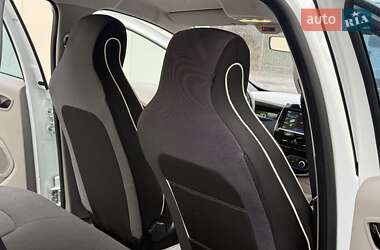 Хэтчбек Renault Zoe 2013 в 