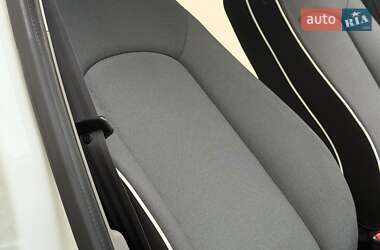 Хэтчбек Renault Zoe 2013 в 