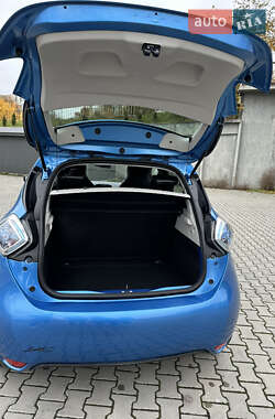 Хэтчбек Renault Zoe 2018 в 