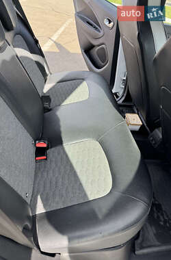 Хэтчбек Renault Zoe 2019 в 